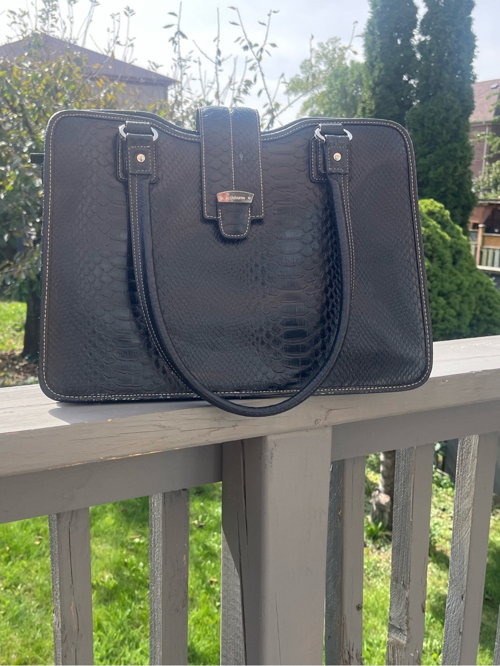 Y2K Liz Claiborne Black Leather Snake-Embossed Shoulder Bag